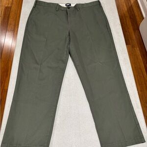 Lands' End Men's Khaki Chinos in Olive